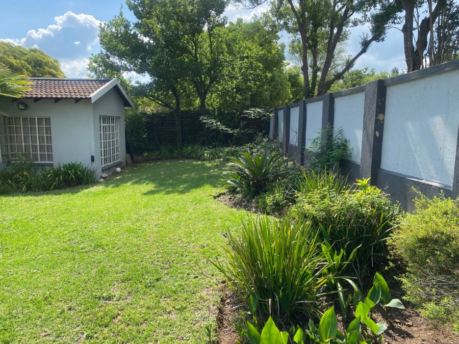 5 Bedroom Property for Sale in Vorna Valley Gauteng