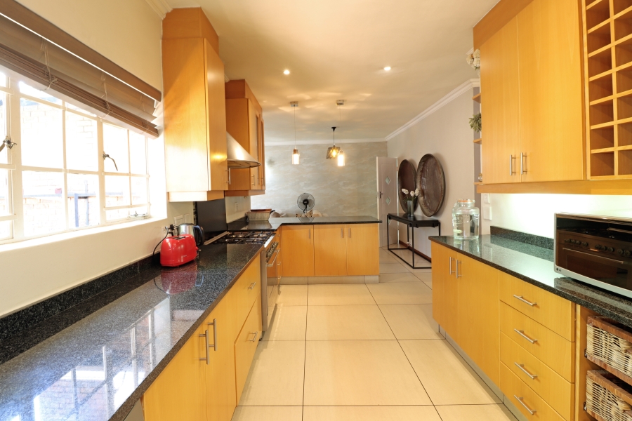 5 Bedroom Property for Sale in Vorna Valley Gauteng