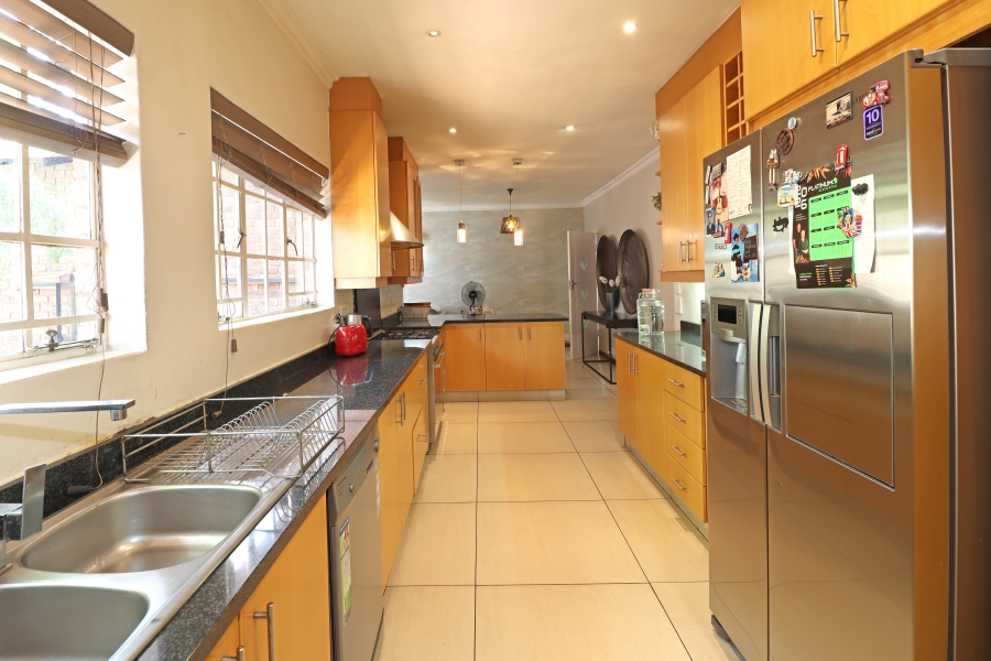 5 Bedroom Property for Sale in Vorna Valley Gauteng