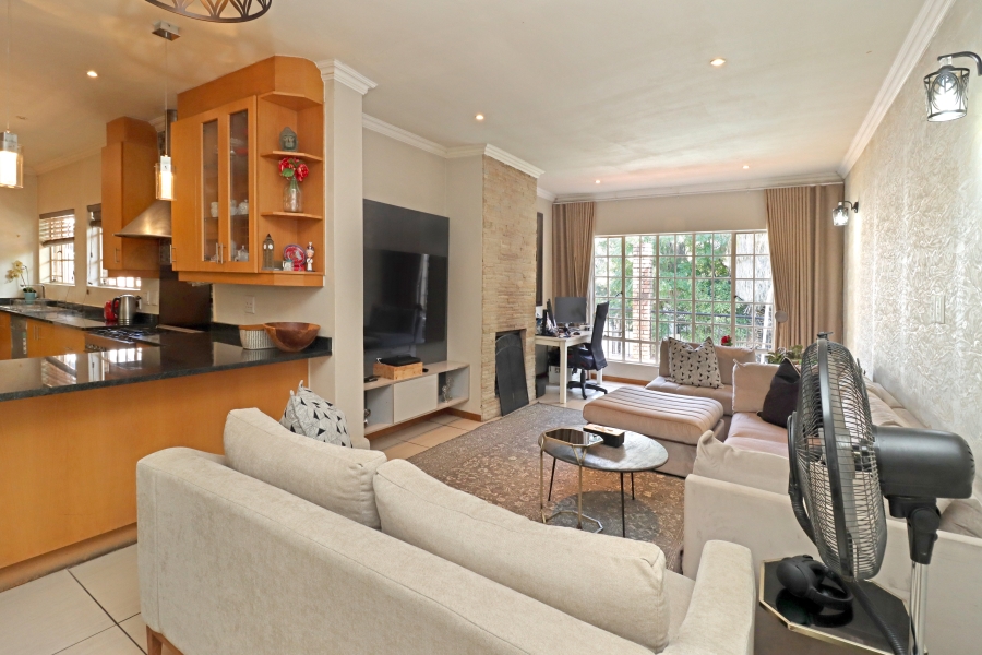 5 Bedroom Property for Sale in Vorna Valley Gauteng