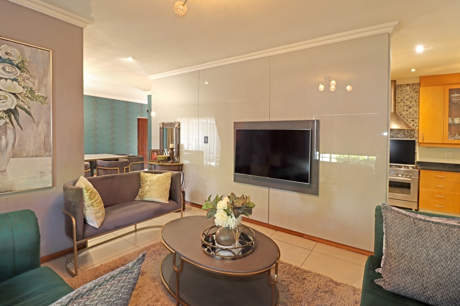 5 Bedroom Property for Sale in Vorna Valley Gauteng