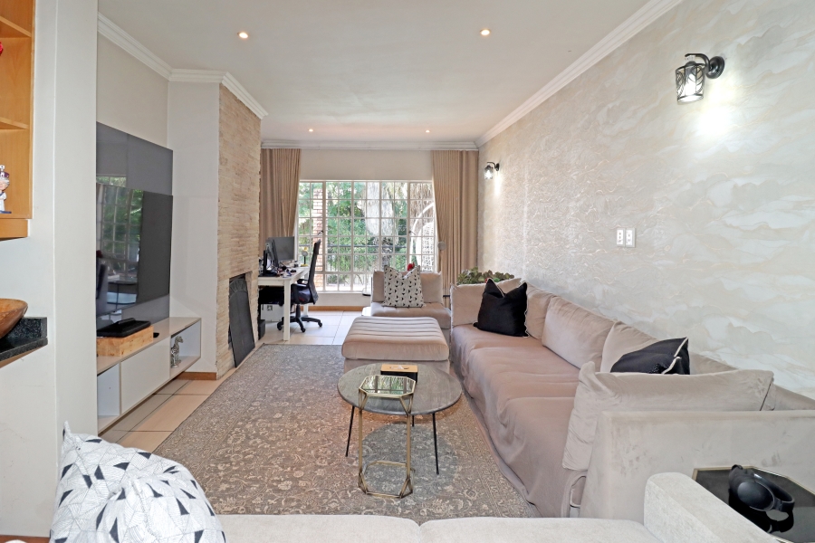 5 Bedroom Property for Sale in Vorna Valley Gauteng