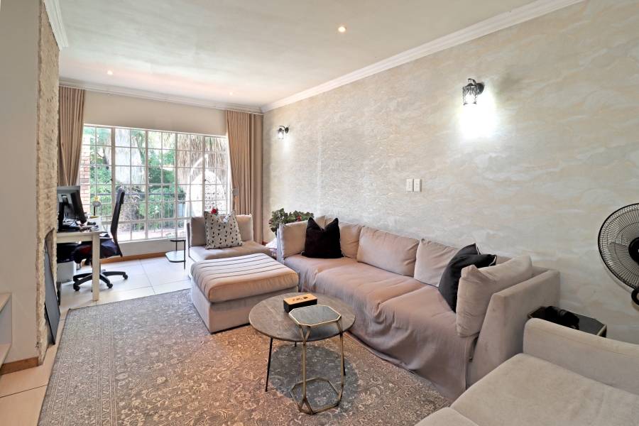 5 Bedroom Property for Sale in Vorna Valley Gauteng