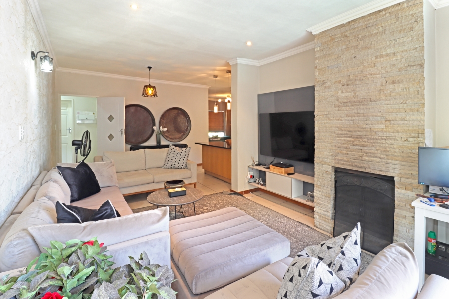 5 Bedroom Property for Sale in Vorna Valley Gauteng