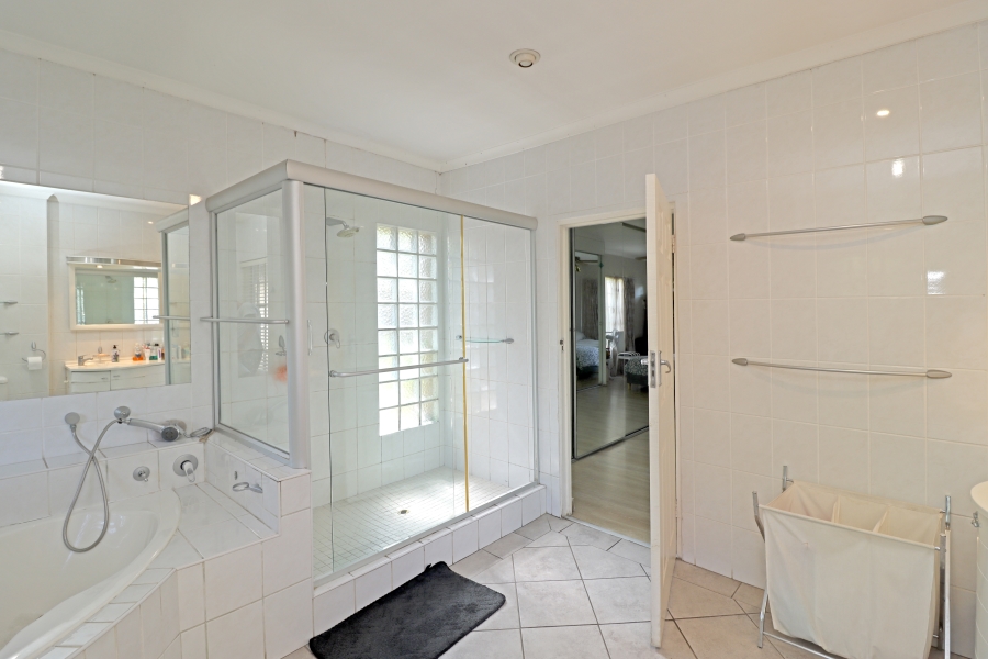 5 Bedroom Property for Sale in Vorna Valley Gauteng