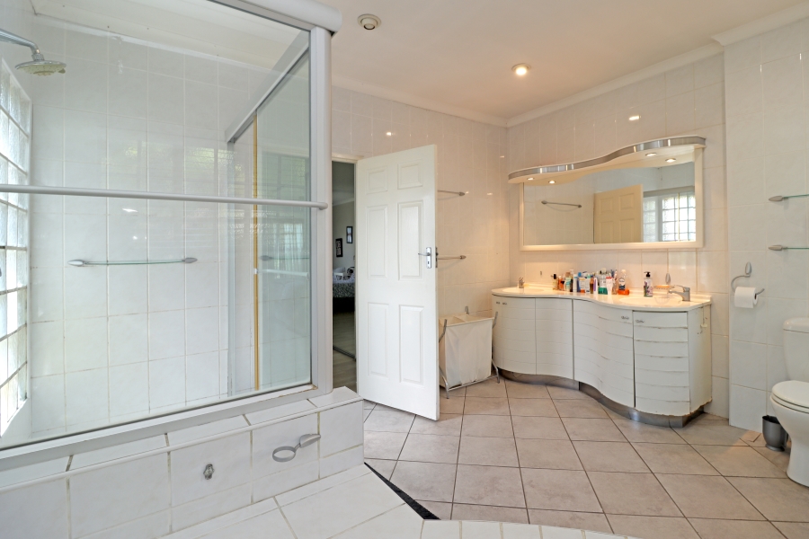 5 Bedroom Property for Sale in Vorna Valley Gauteng