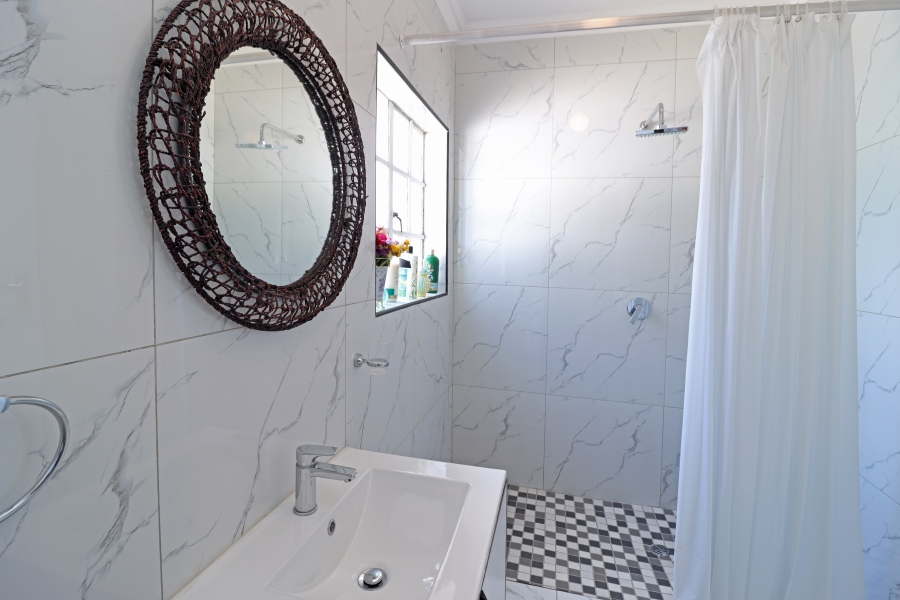 5 Bedroom Property for Sale in Vorna Valley Gauteng