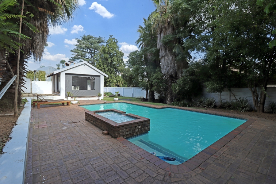 5 Bedroom Property for Sale in Vorna Valley Gauteng