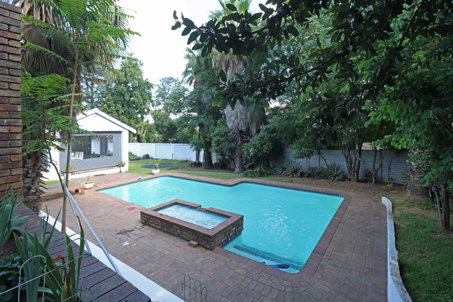 5 Bedroom Property for Sale in Vorna Valley Gauteng