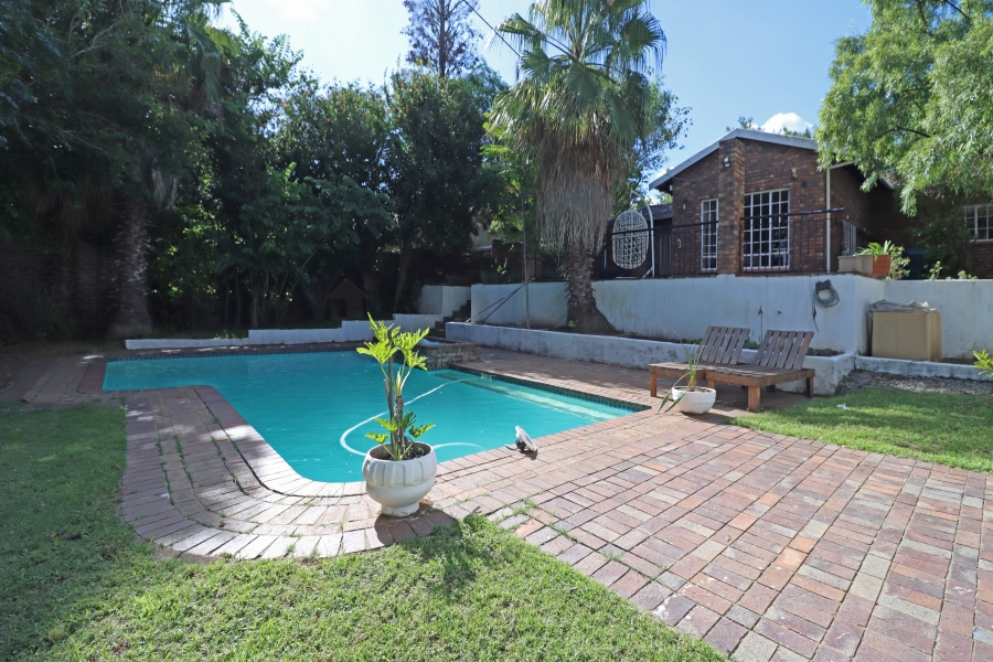 5 Bedroom Property for Sale in Vorna Valley Gauteng