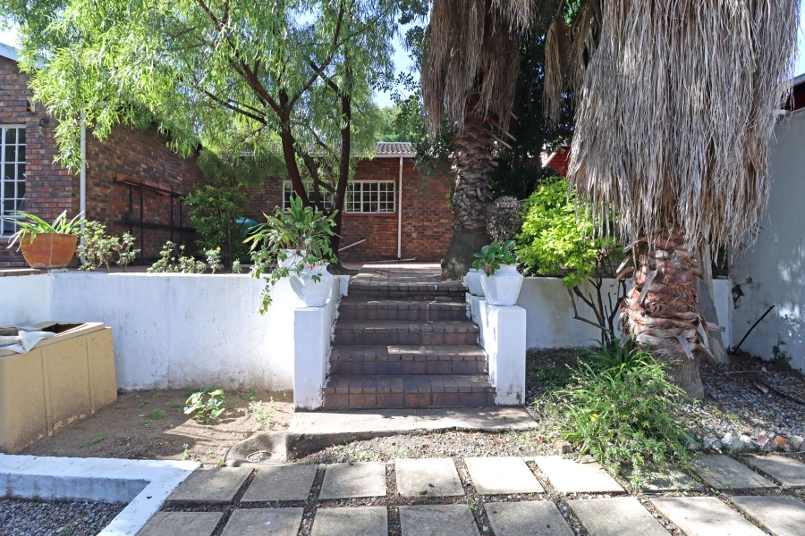 5 Bedroom Property for Sale in Vorna Valley Gauteng