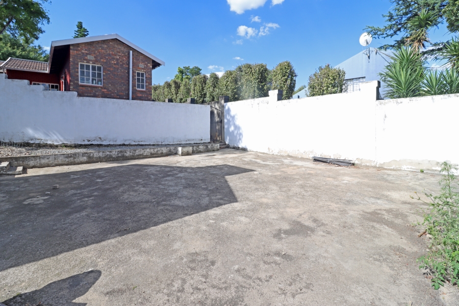 5 Bedroom Property for Sale in Vorna Valley Gauteng