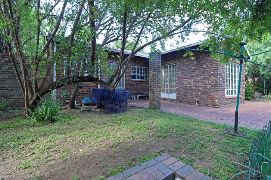 5 Bedroom Property for Sale in Vorna Valley Gauteng