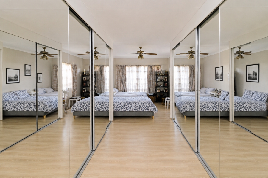 5 Bedroom Property for Sale in Vorna Valley Gauteng