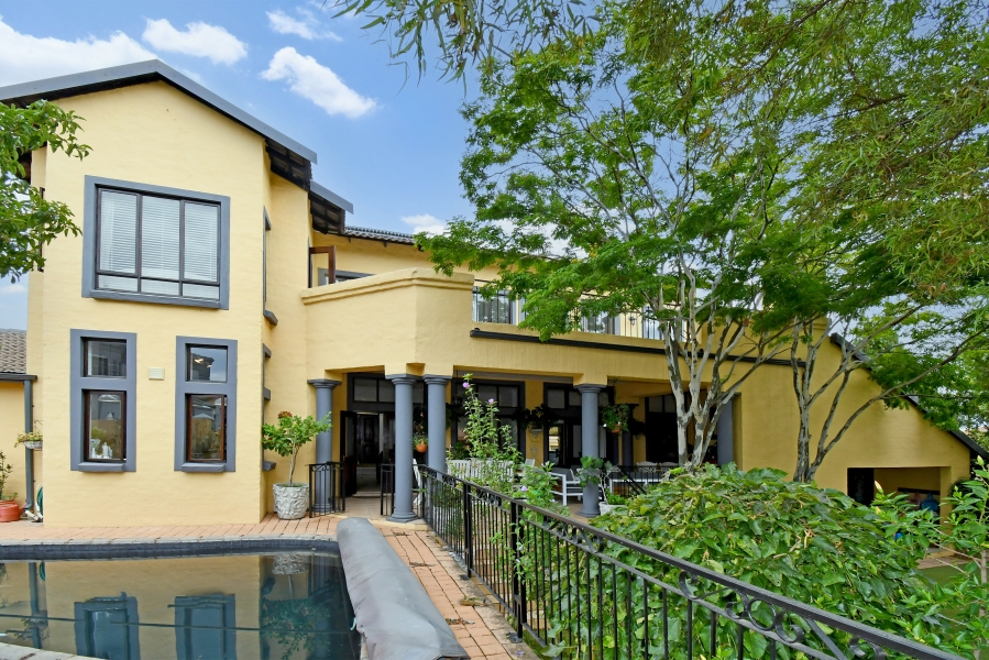 5 Bedroom Property for Sale in Blue Valley Golf Estate Gauteng