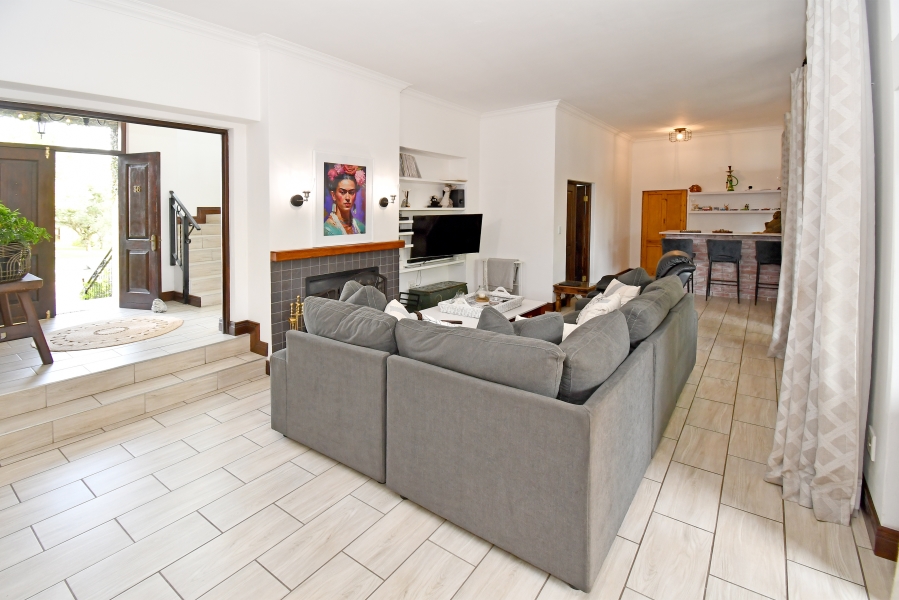 5 Bedroom Property for Sale in Blue Valley Golf Estate Gauteng