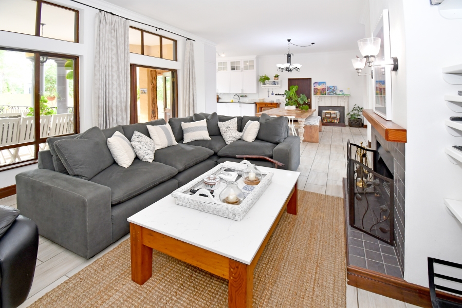 5 Bedroom Property for Sale in Blue Valley Golf Estate Gauteng