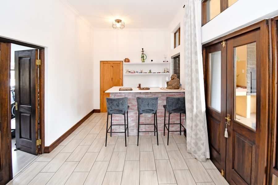 5 Bedroom Property for Sale in Blue Valley Golf Estate Gauteng