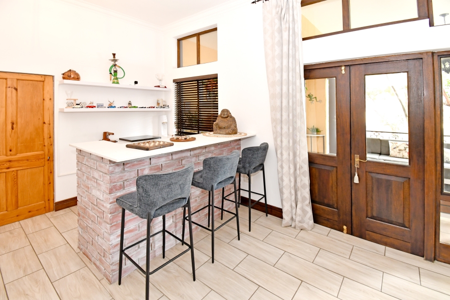 5 Bedroom Property for Sale in Blue Valley Golf Estate Gauteng