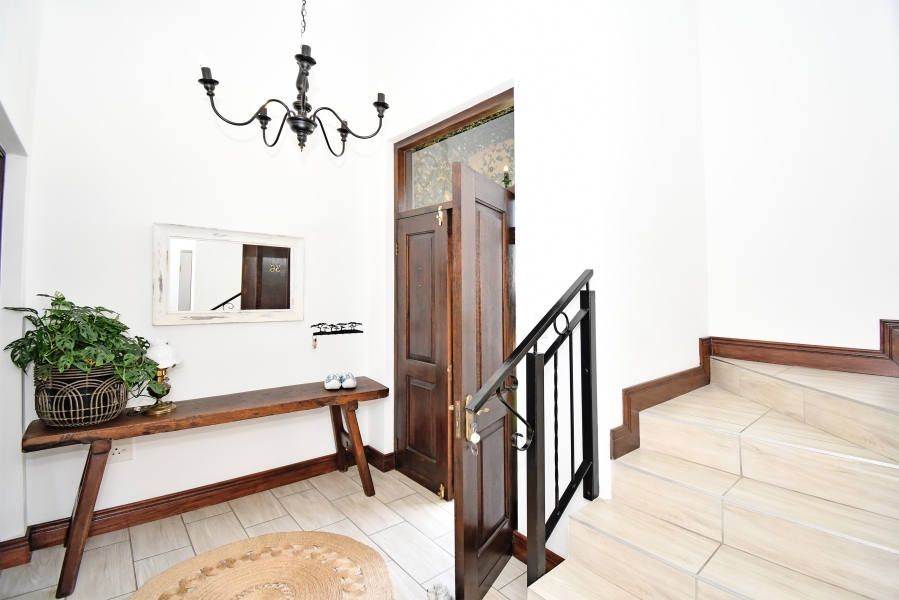 5 Bedroom Property for Sale in Blue Valley Golf Estate Gauteng