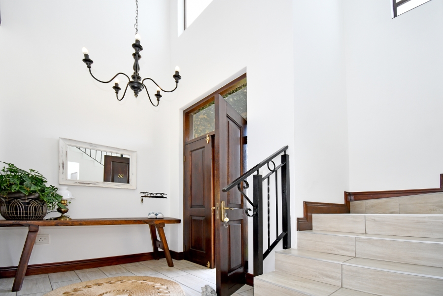 5 Bedroom Property for Sale in Blue Valley Golf Estate Gauteng