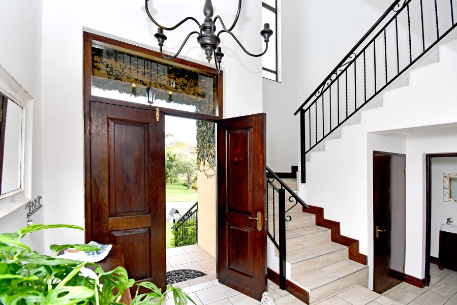 5 Bedroom Property for Sale in Blue Valley Golf Estate Gauteng