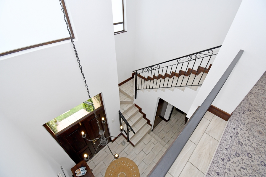 5 Bedroom Property for Sale in Blue Valley Golf Estate Gauteng