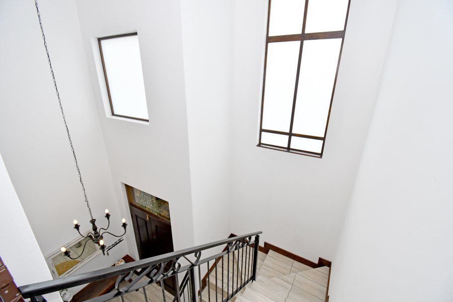 5 Bedroom Property for Sale in Blue Valley Golf Estate Gauteng