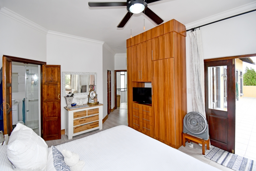 5 Bedroom Property for Sale in Blue Valley Golf Estate Gauteng