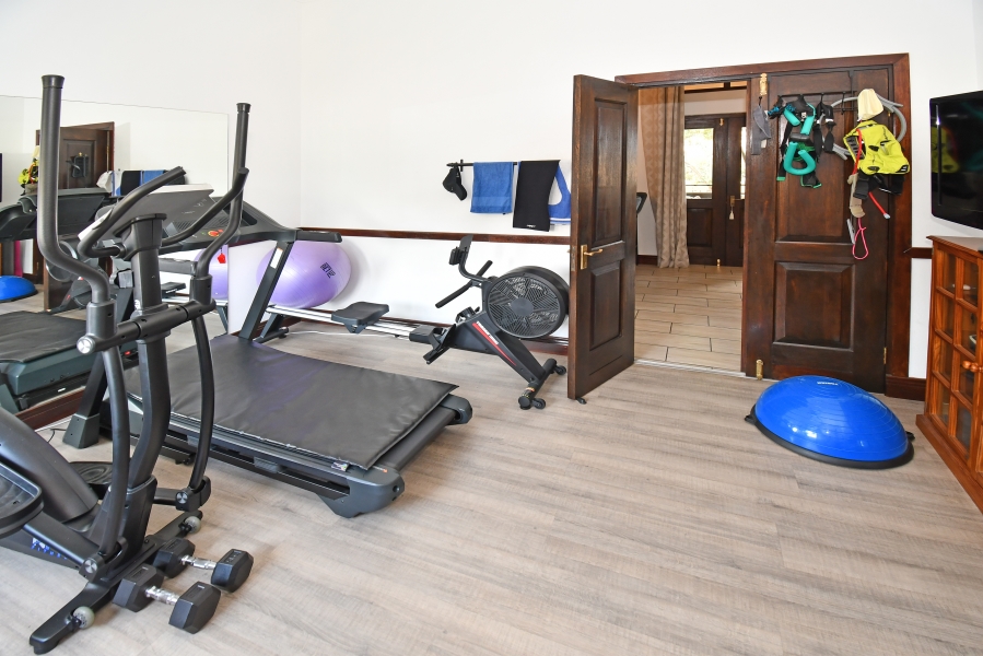 5 Bedroom Property for Sale in Blue Valley Golf Estate Gauteng