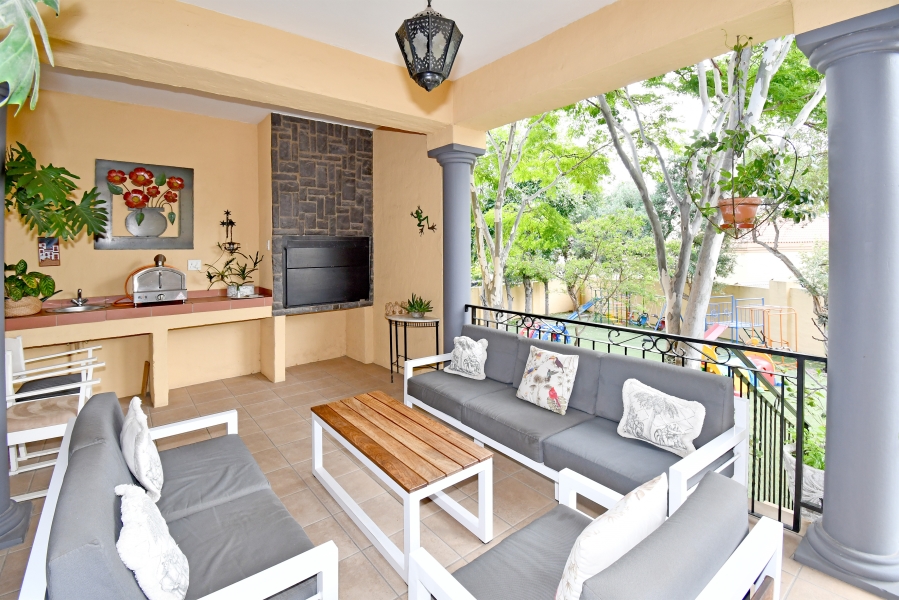 5 Bedroom Property for Sale in Blue Valley Golf Estate Gauteng