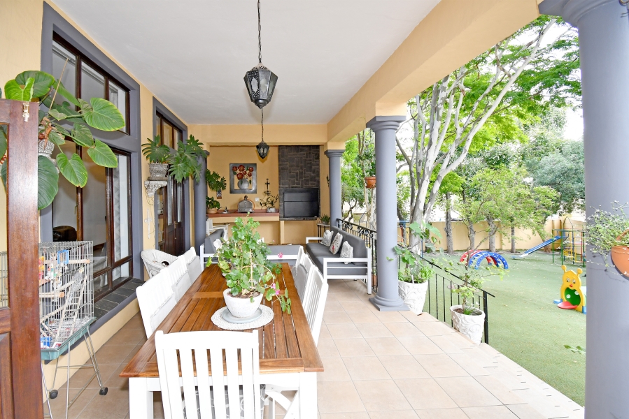 5 Bedroom Property for Sale in Blue Valley Golf Estate Gauteng