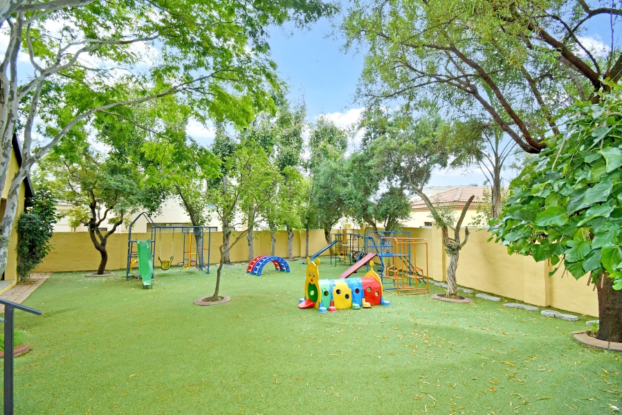 5 Bedroom Property for Sale in Blue Valley Golf Estate Gauteng