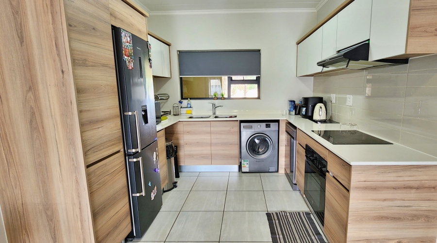 2 Bedroom Property for Sale in Waterfall Gauteng