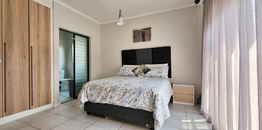 2 Bedroom Property for Sale in Waterfall Gauteng