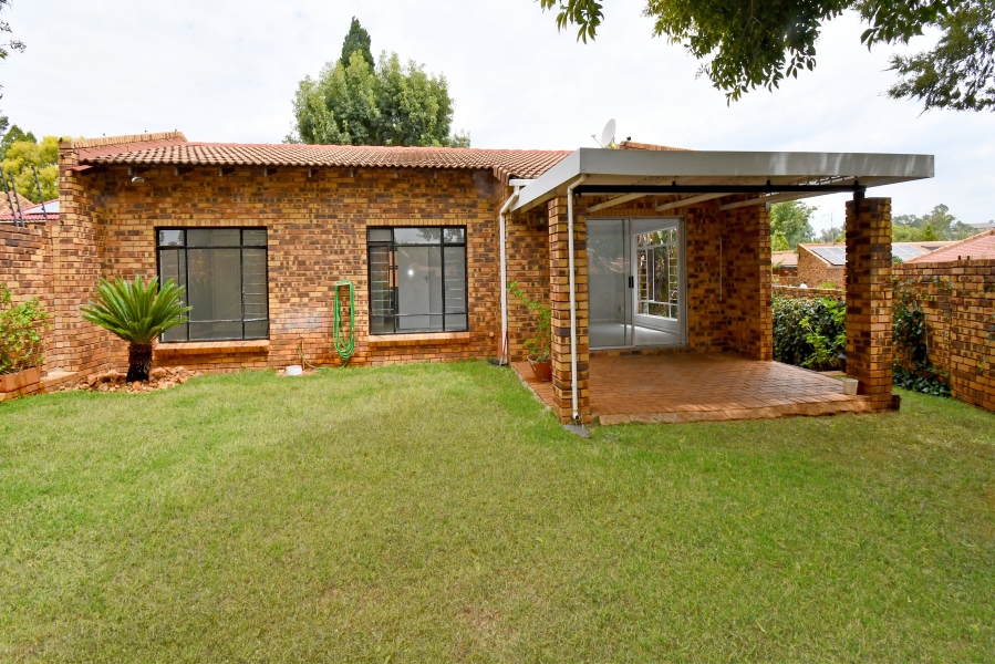To Let 2 Bedroom Property for Rent in Paulshof Gauteng