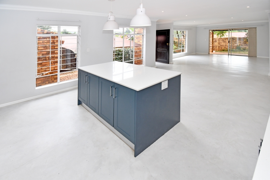 To Let 2 Bedroom Property for Rent in Paulshof Gauteng