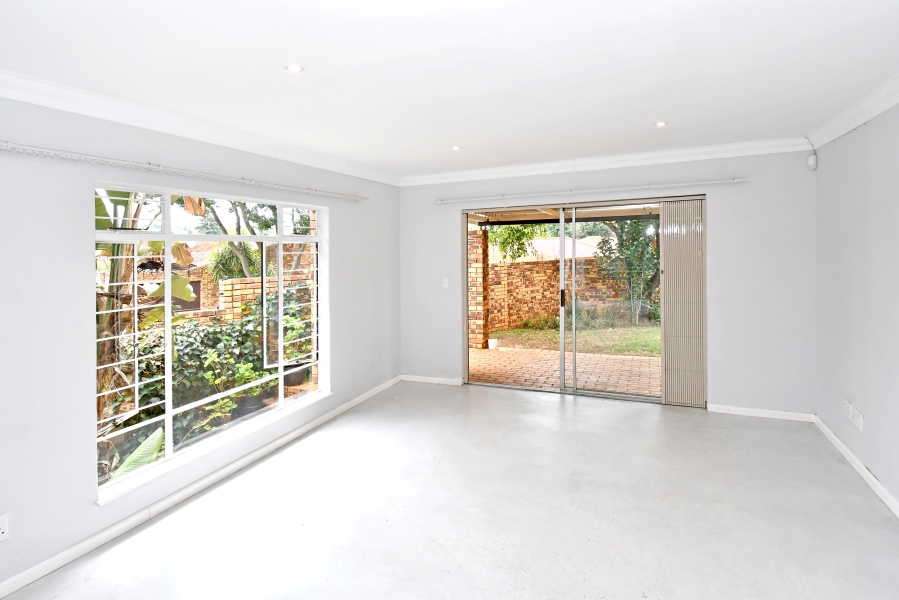 To Let 2 Bedroom Property for Rent in Paulshof Gauteng