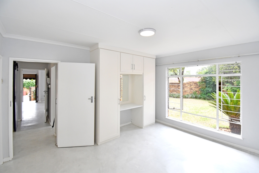 To Let 2 Bedroom Property for Rent in Paulshof Gauteng