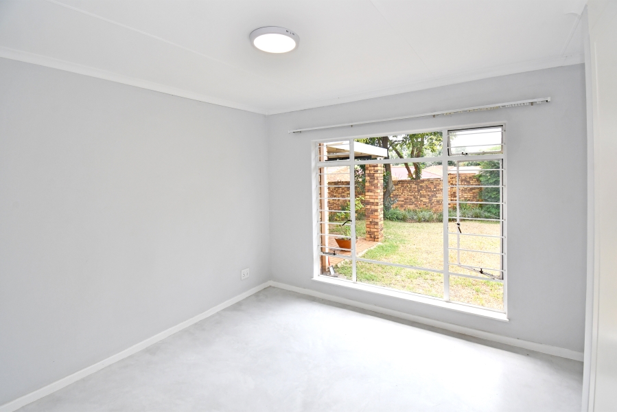 To Let 2 Bedroom Property for Rent in Paulshof Gauteng