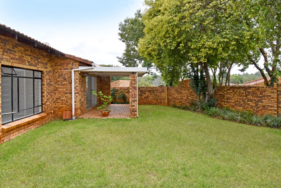 To Let 2 Bedroom Property for Rent in Paulshof Gauteng