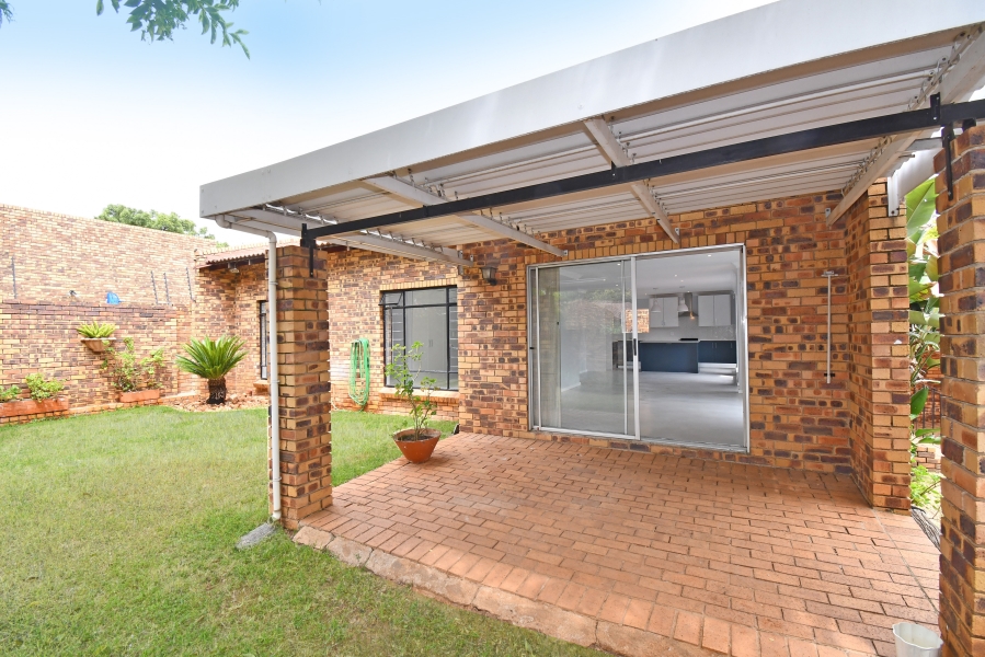 To Let 2 Bedroom Property for Rent in Paulshof Gauteng