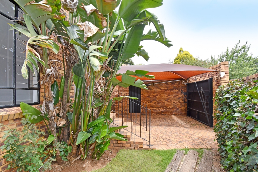 To Let 2 Bedroom Property for Rent in Paulshof Gauteng