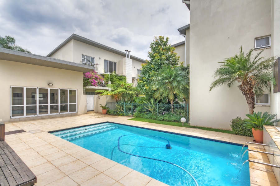 2 Bedroom Property for Sale in Dunkeld Gauteng