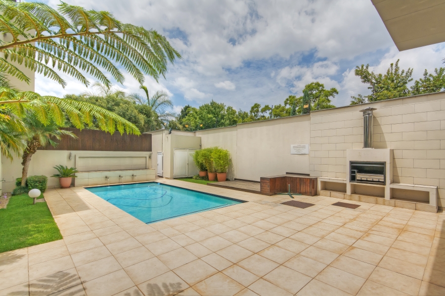 2 Bedroom Property for Sale in Dunkeld Gauteng