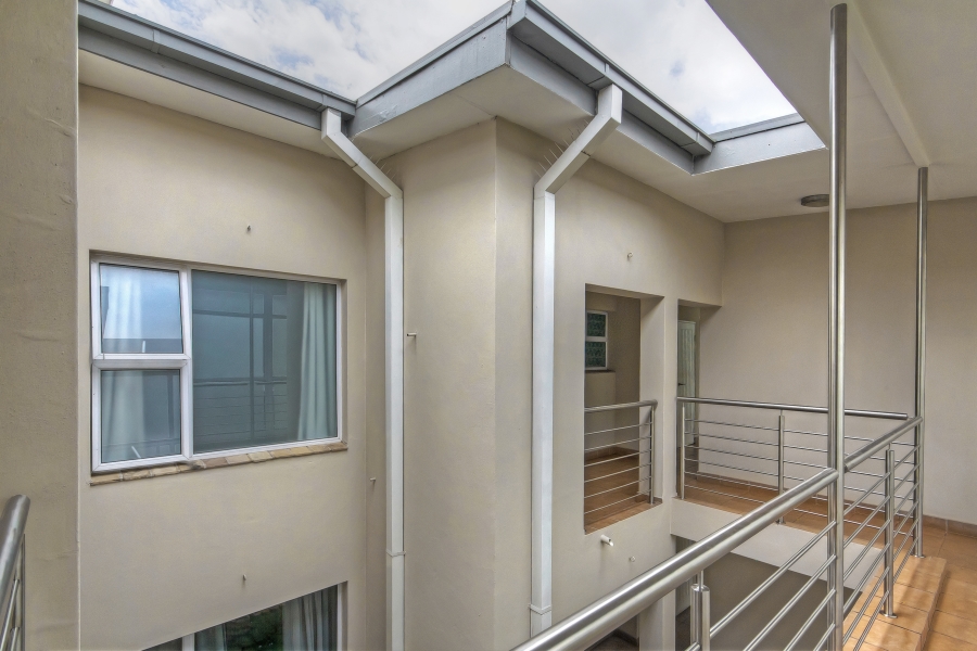 2 Bedroom Property for Sale in Dunkeld Gauteng