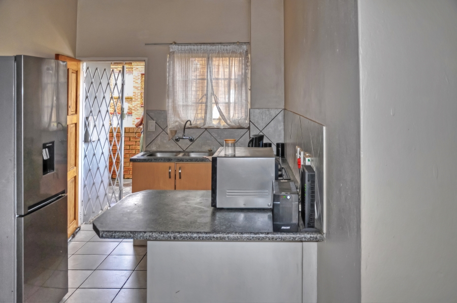 2 Bedroom Property for Sale in Erand Gardens Gauteng