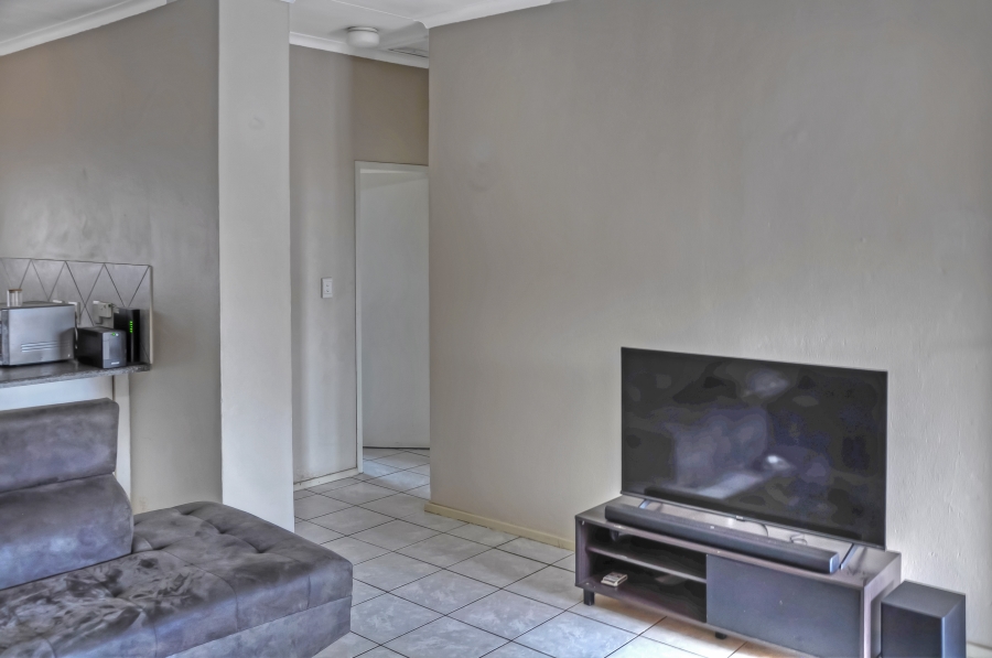 2 Bedroom Property for Sale in Erand Gardens Gauteng