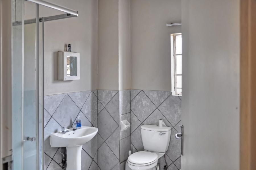 2 Bedroom Property for Sale in Erand Gardens Gauteng