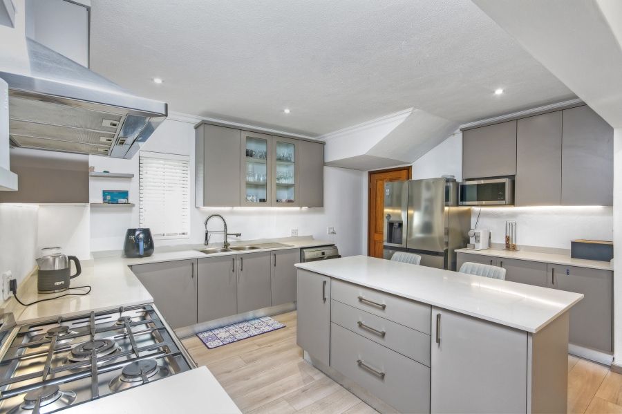 4 Bedroom Property for Sale in Barbeque Downs Gauteng